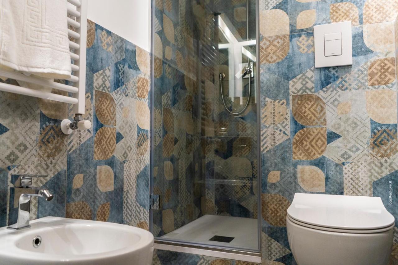 Two Rooms Chiaia 37 Naples Exterior photo
